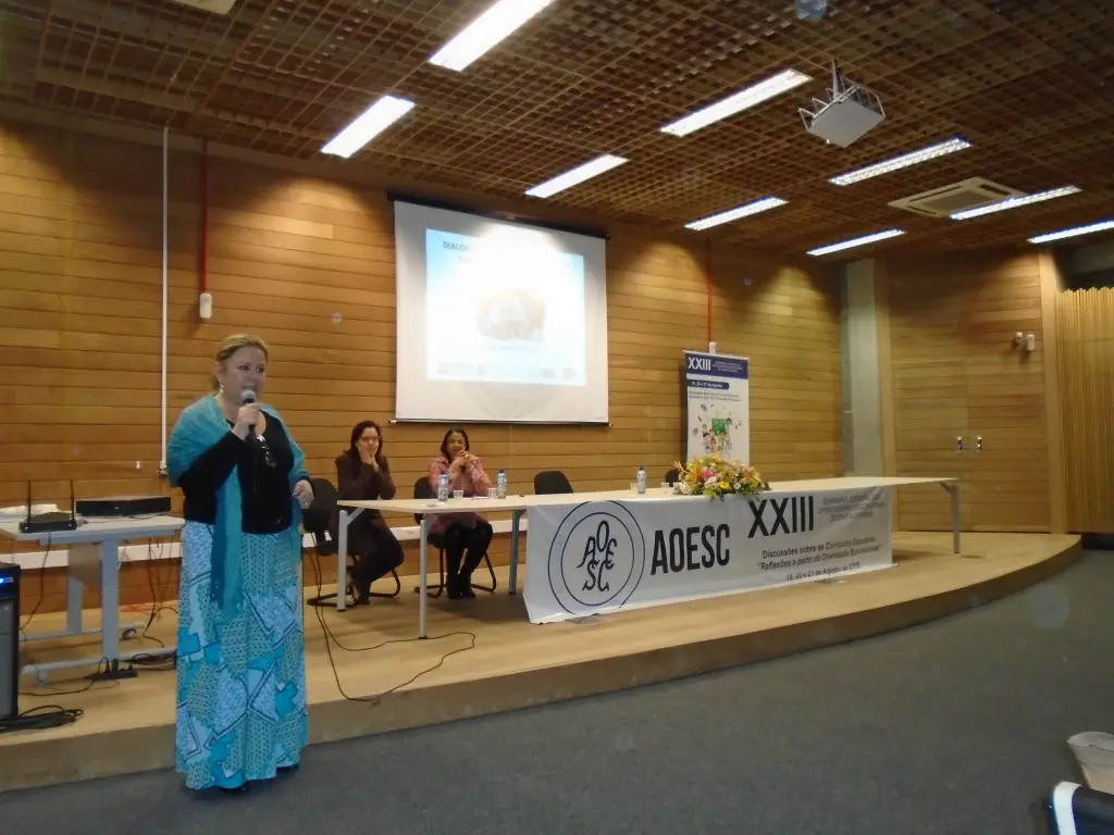 Mesa Redonda "Dialogando sobre as Questões de Sexualidade no Currículo", coordenada e composta pela Profa. Dra. Graziela Raupp Pereira além da Profa. Dra. Vera Márcia Marques Santos e Profa. Ma. Gabriela Maria Dutra de Carvalho. 