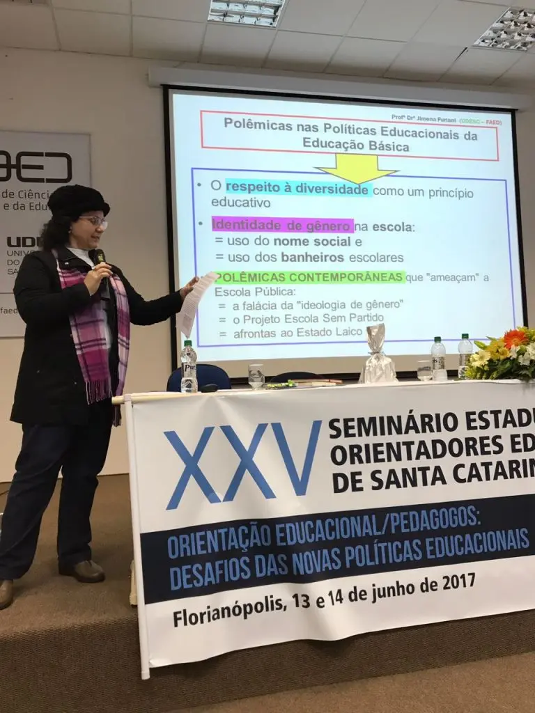 Palestra: Polêmicas nas Políticas Educacionais da Educação Básica. Palestrante Prof. Dra. Jimena Furlani. Coordenação de mesa: O.E Msc. Raquel da Veiga Pacheco.