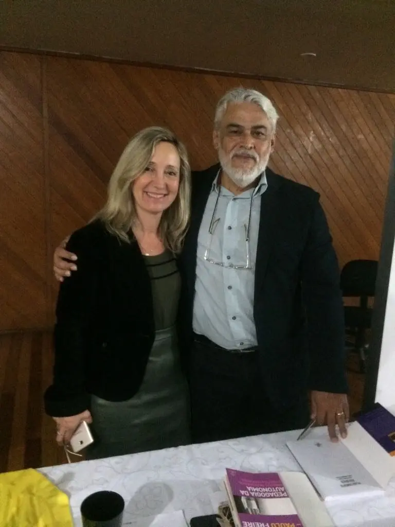 Presidente da AOESC O.E Diléia Pereira Bez Fontana e Palestrante Profº. Dr. Paulo Roberto Padilha.