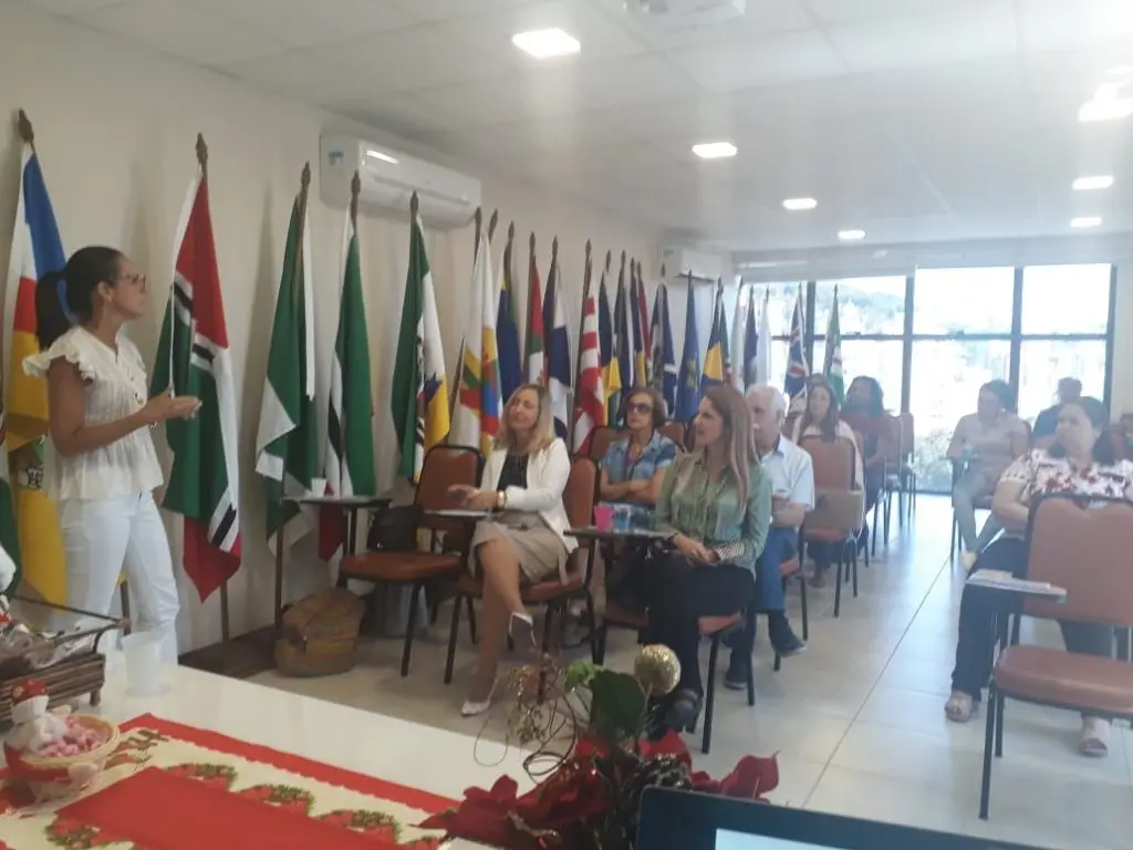 Palestra da Dra Ana Paula Callado Czernay, sobre "Prevenção da Saúde Bucal"