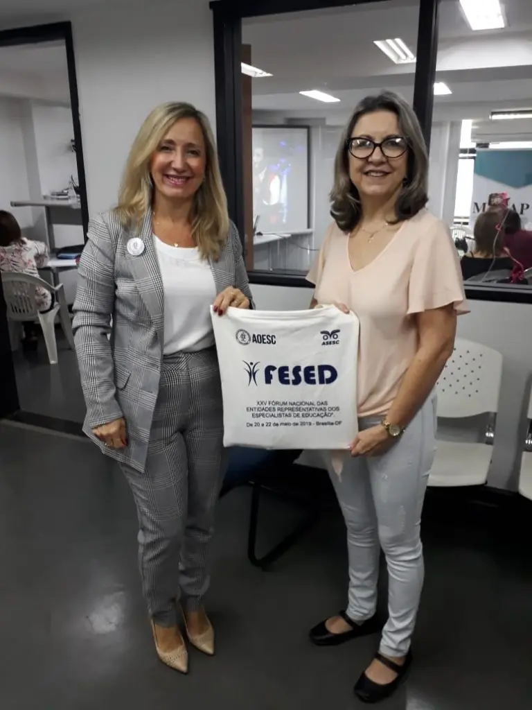 Presidente da AOESC, Sra. Diléia Pereira Bez Fontana com a presidente da ASESC, Sra. Rosimeri Jorge da Silva