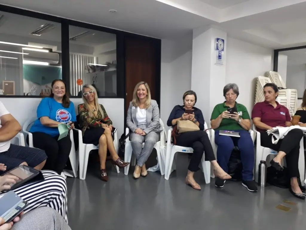 Participantes do XXV Fórum Nacional das Entidades Representativas dos Especialistas de Educação.